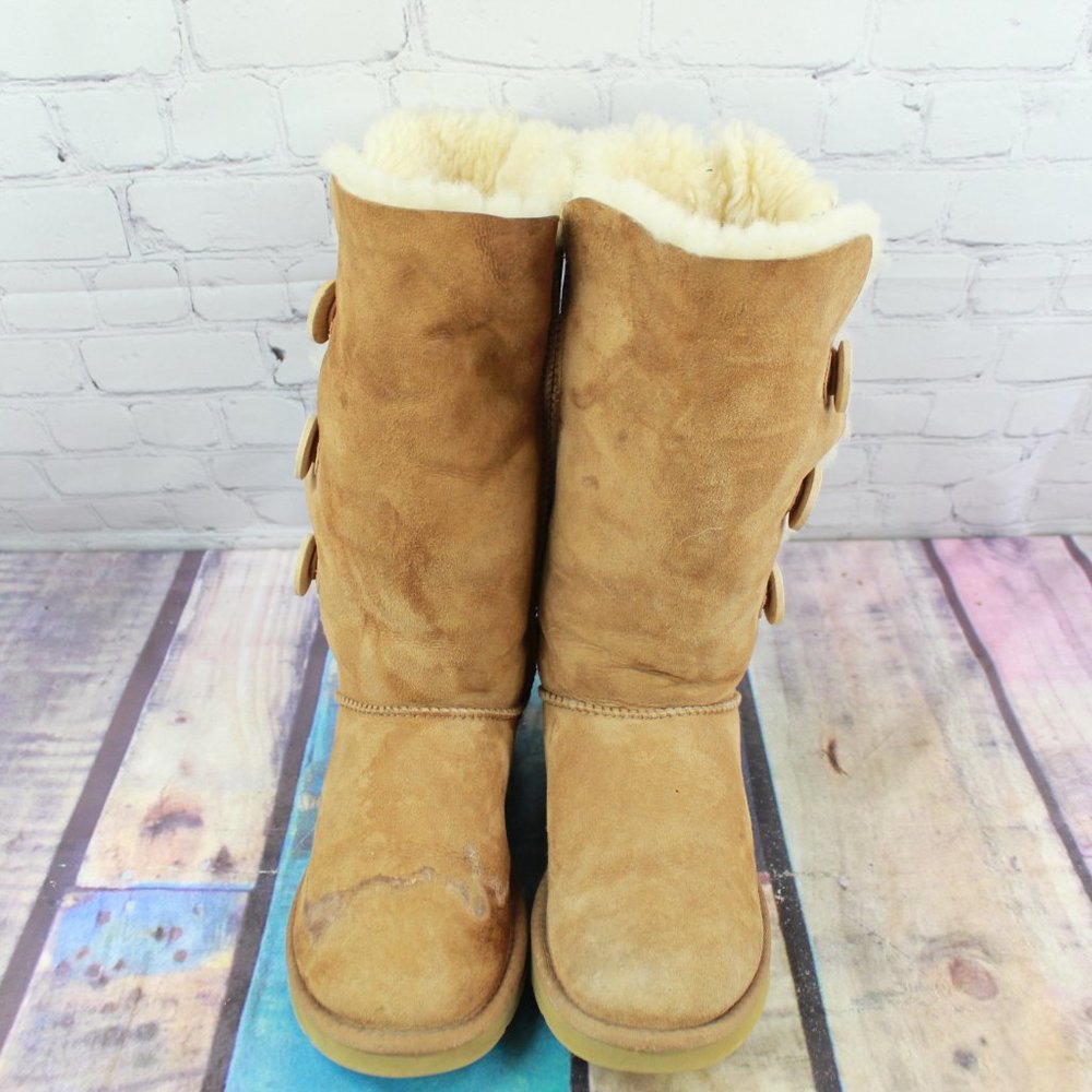 UGG Bailey Triplet Button Sheepskin Boots Size 7 - Picture 5 of 10